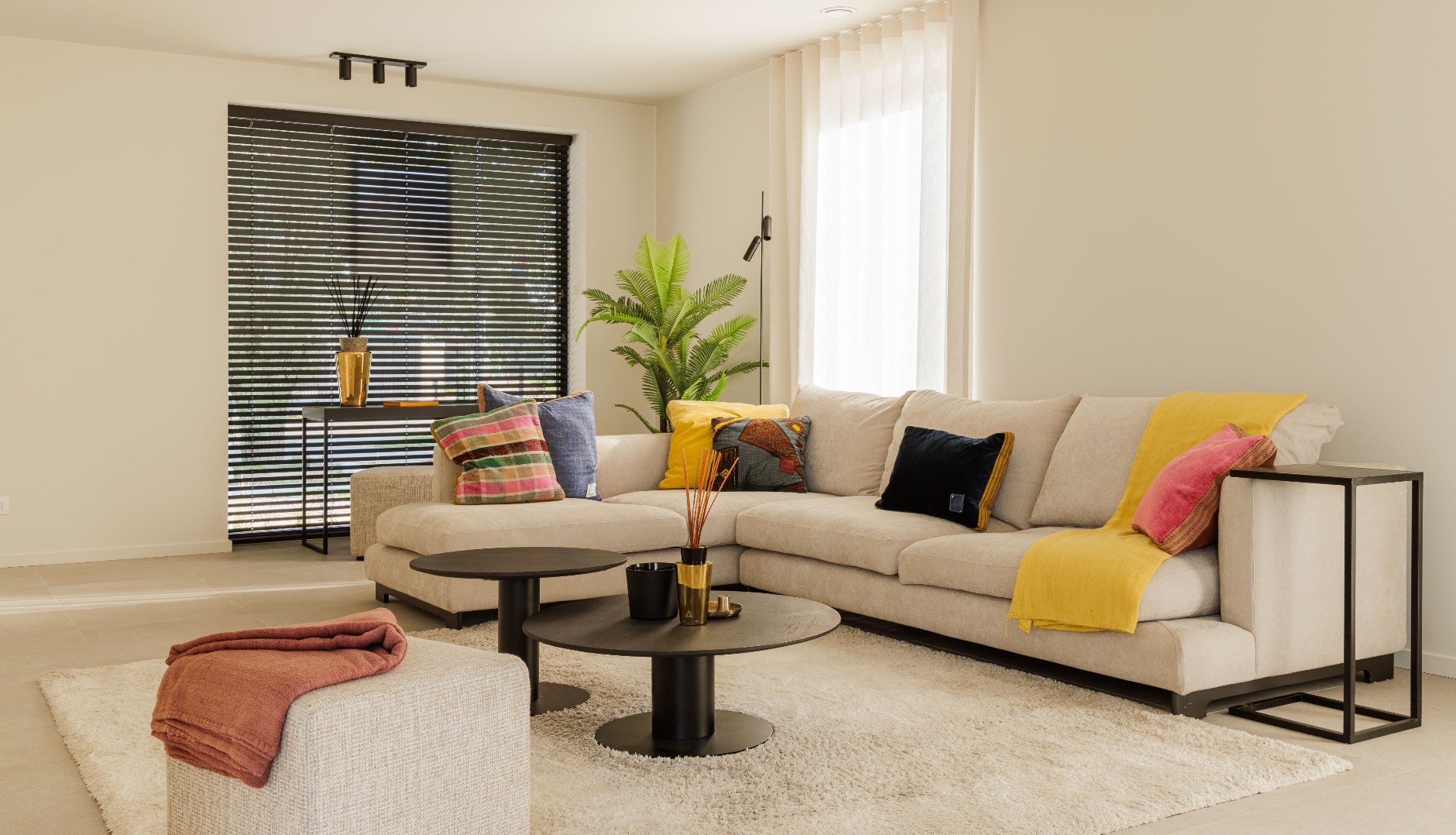 Woonkamer in herfstkleuren