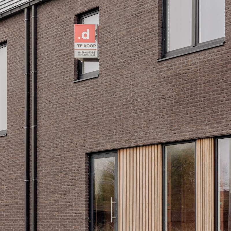Ruime halfopen bebouwing met zuid gerichte tuin